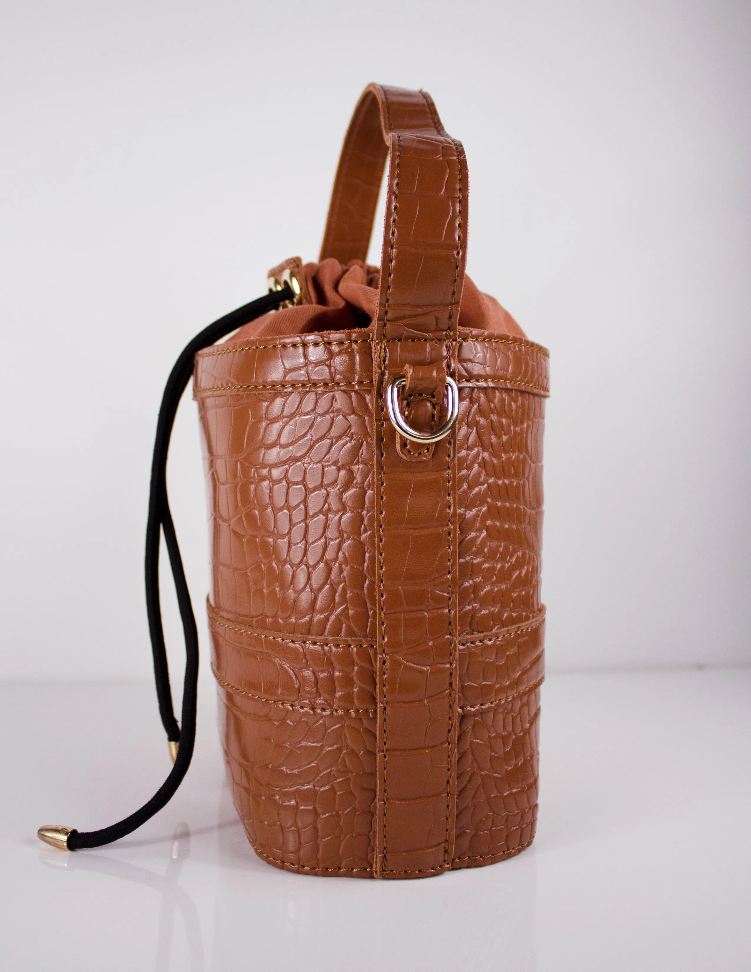 ASTATINE BUCKET BAG- CARAMEL