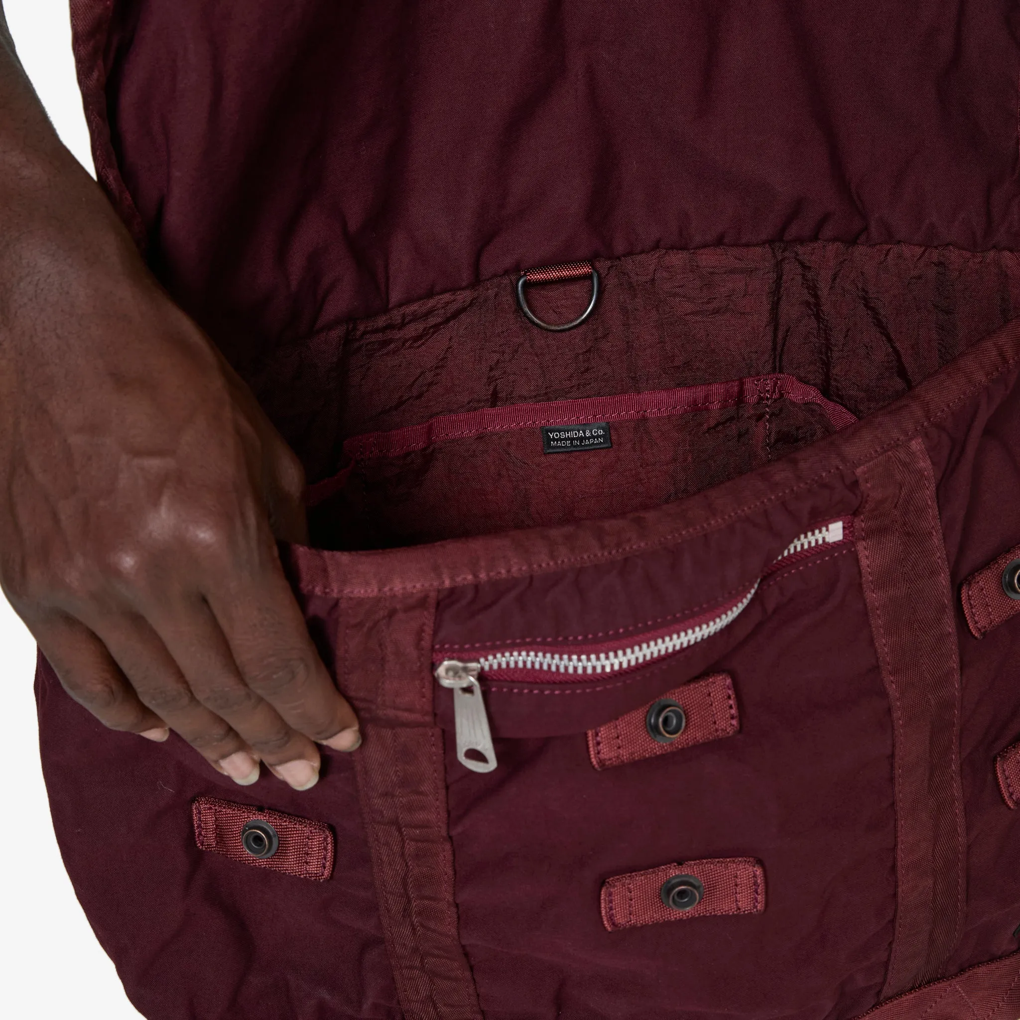 Crag Messenger Bag Burgundy (M)