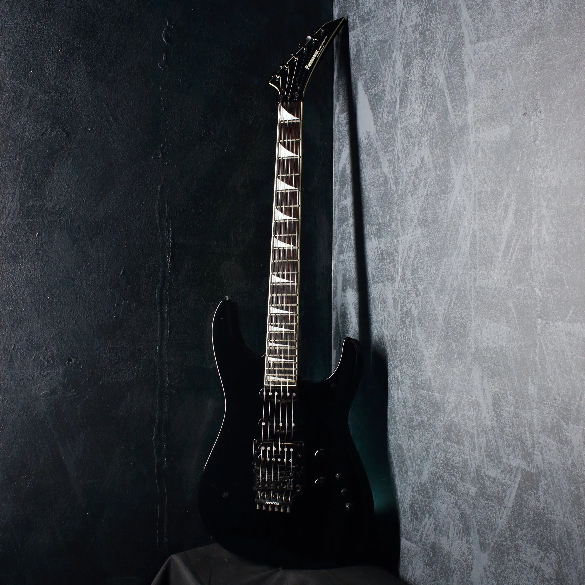 Fernandes Limited Edition STJ-75 Black 1988