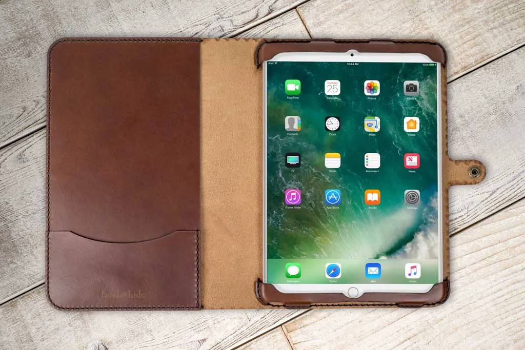 iPad 10.9 (10th gen) 2022 Classic Leather Case