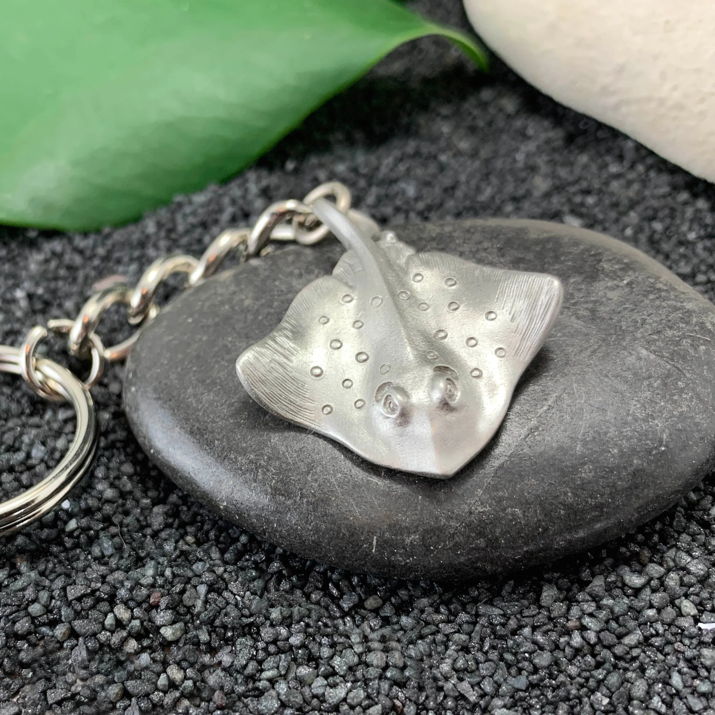 Stingray Keychain for Women and Men- Stingray Gifts for Women, Stingray Key Ring, Stingray Charm, Gifts for Scuba Divers, Sea Life Keychain