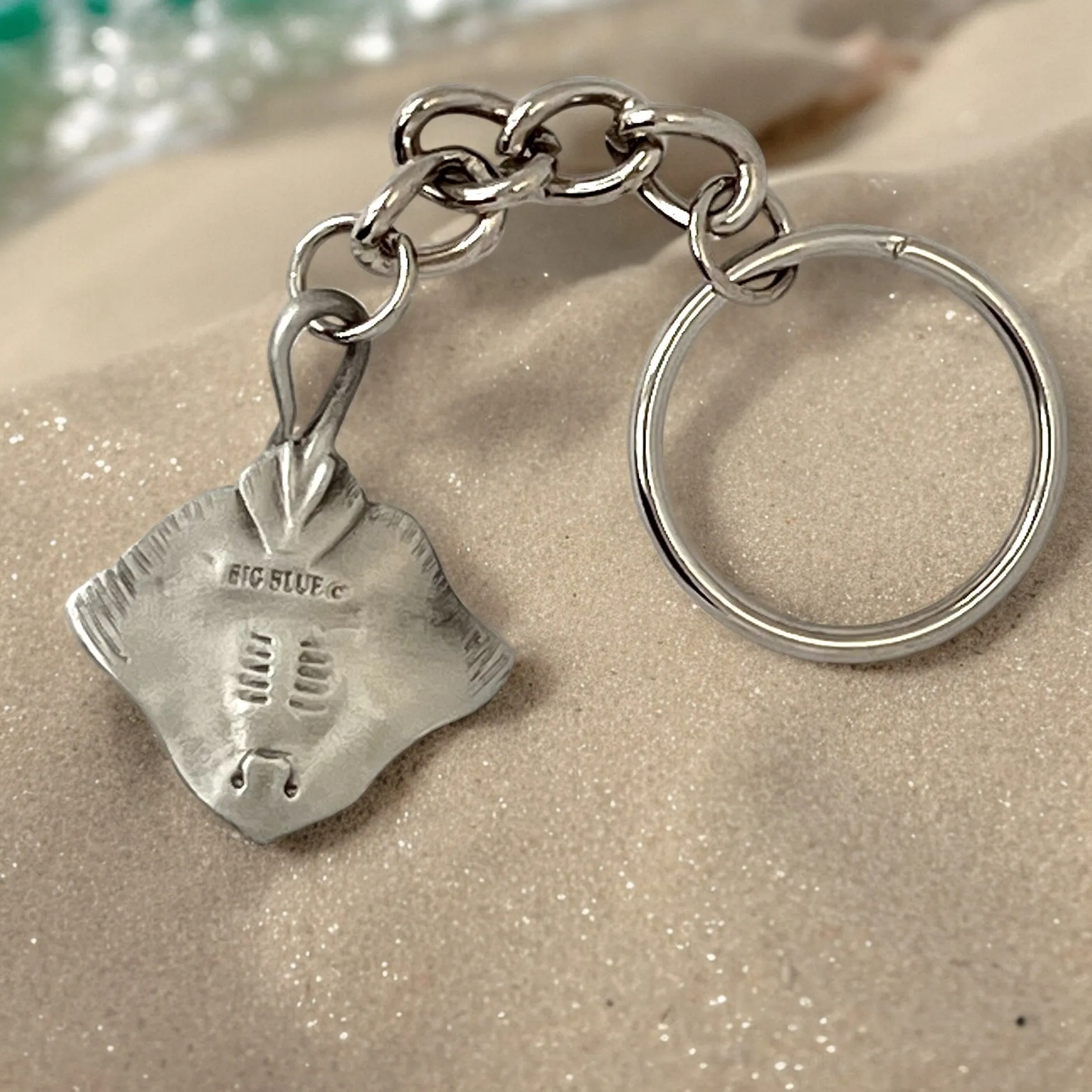 Stingray Keychain for Women and Men- Stingray Gifts for Women, Stingray Key Ring, Stingray Charm, Gifts for Scuba Divers, Sea Life Keychain