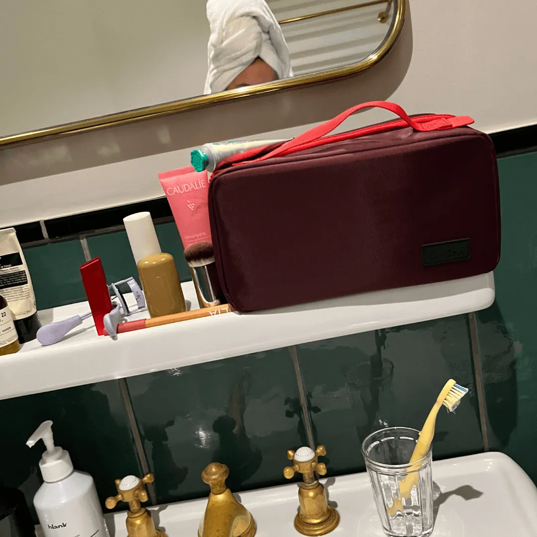 The Small Toiletry Bag - Merlot